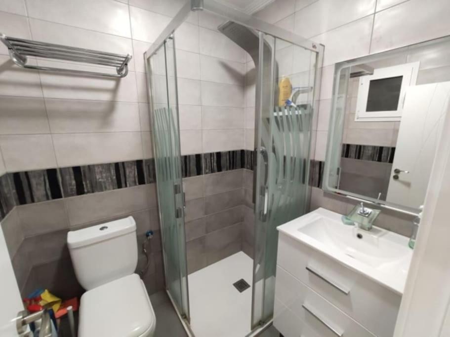 Apartament Modern Spacious In Center Of